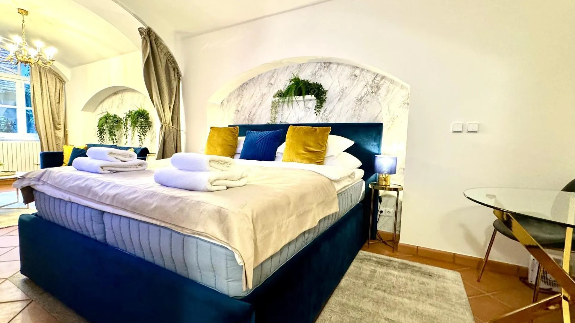 Elegantsuite 1 Minut Charles Bridge Ps5 And Garden Prague