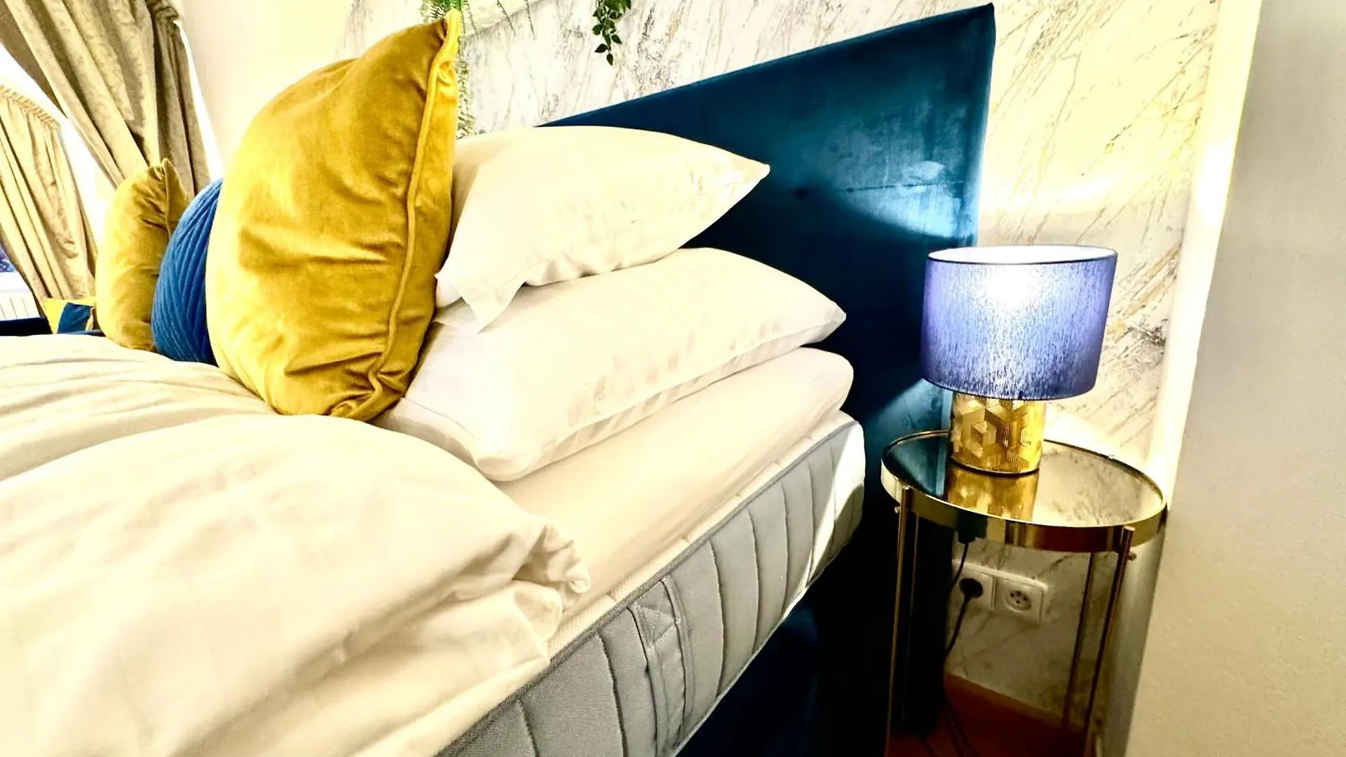 Elegantsuite 1 Minut Charles Bridge Ps5 And Garden Prague Apartment