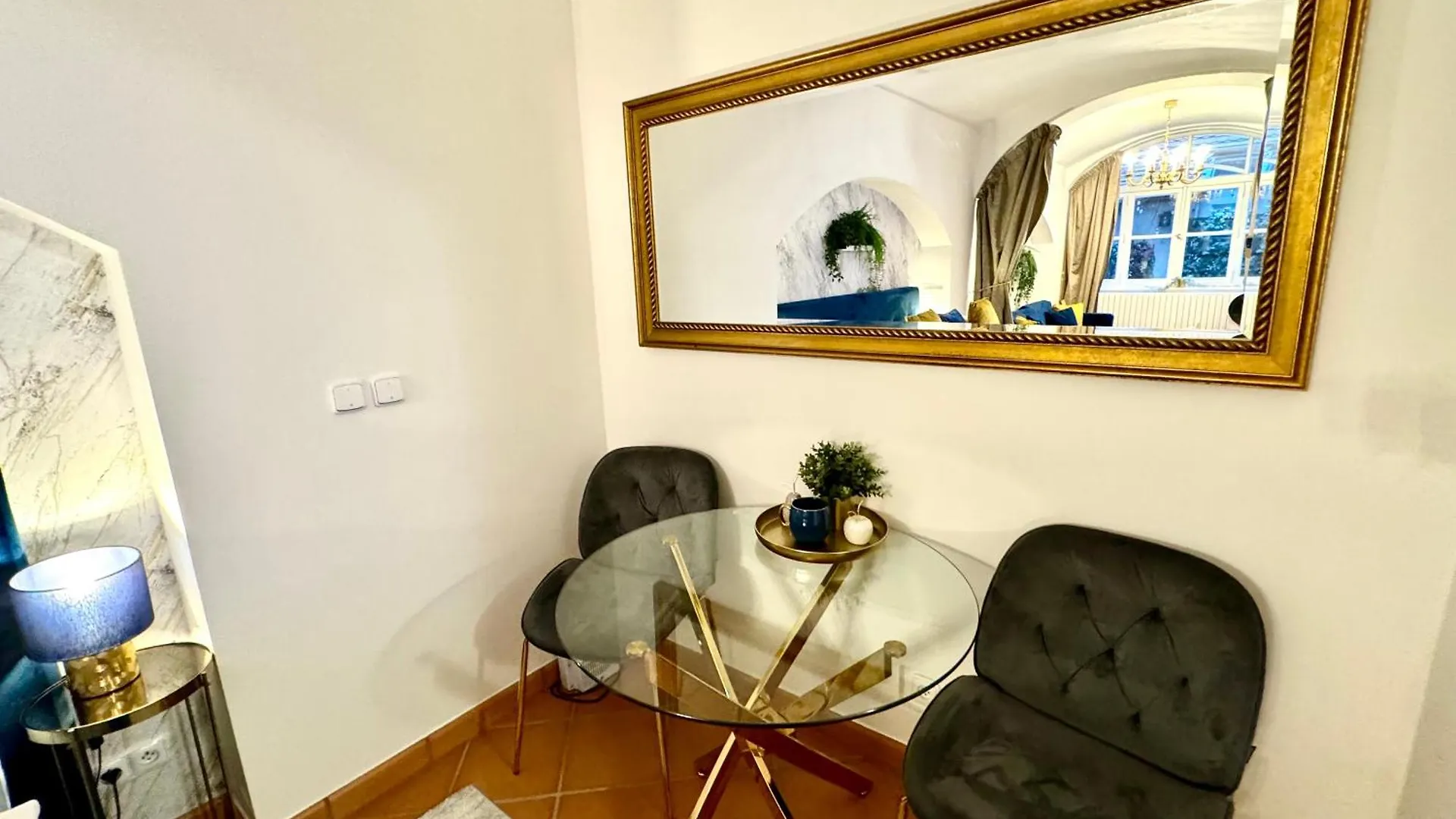 Elegantsuite 1 Minut Charles Bridge Ps5 And Garden Prague