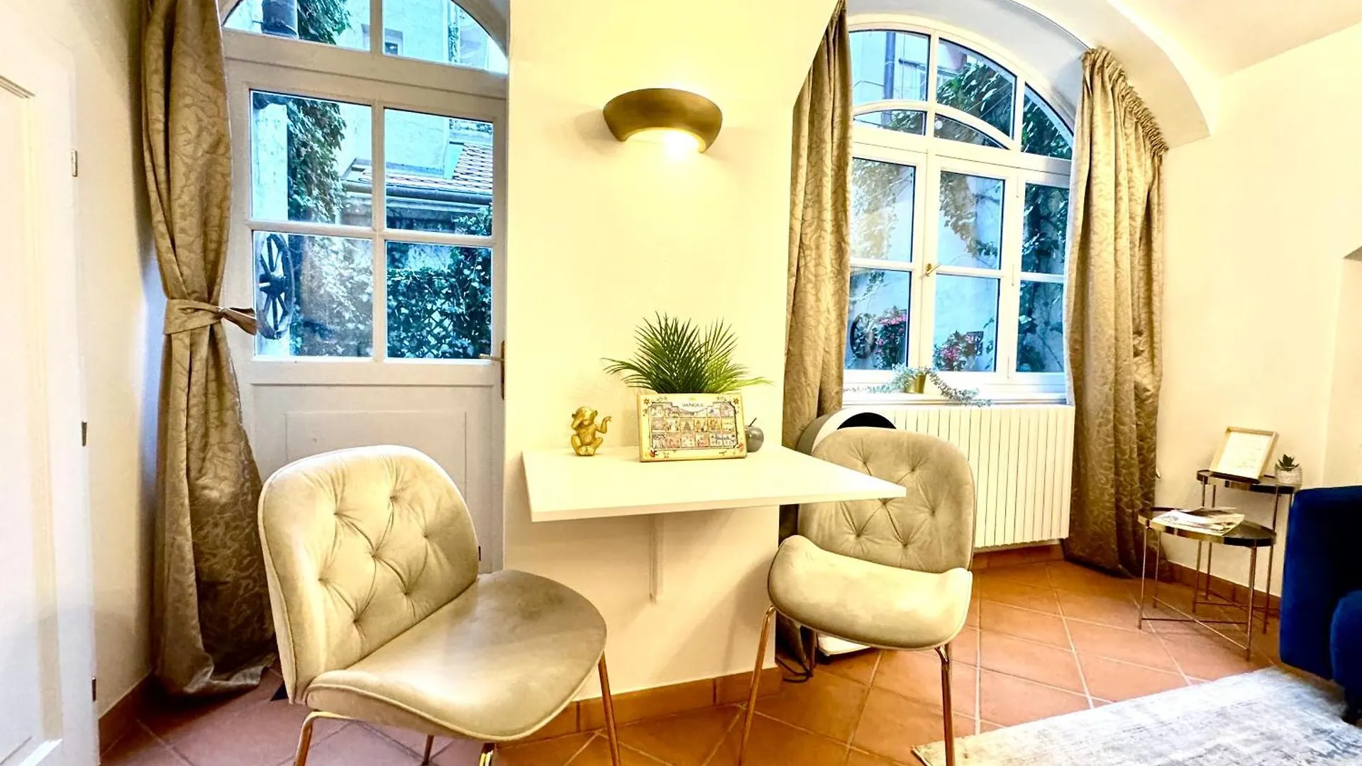 Elegantsuite 1 Minut Charles Bridge Ps5 And Garden Prague