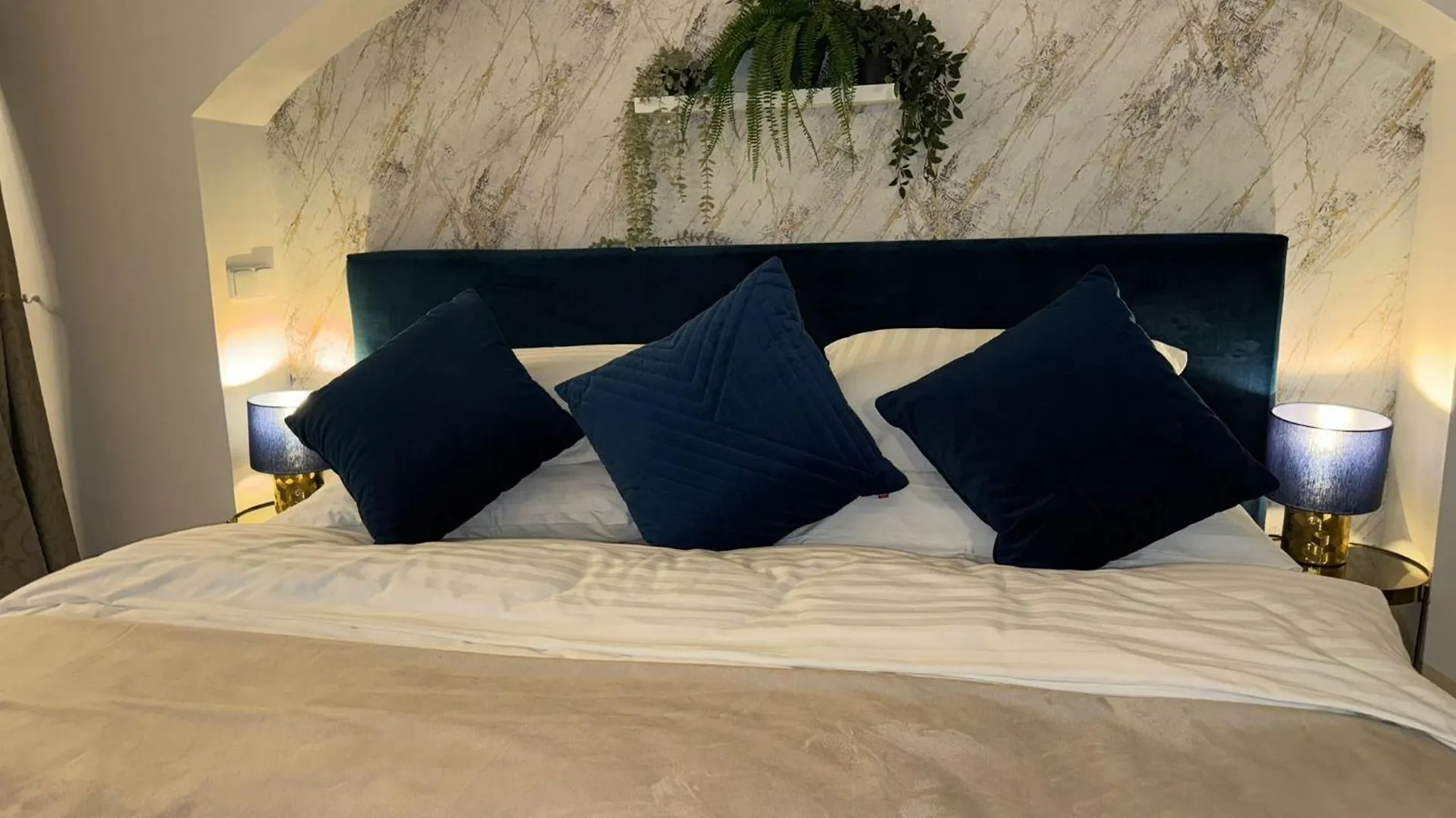 Apartment Elegantsuite 1 Minut Charles Bridge Ps5 And Garden Prague