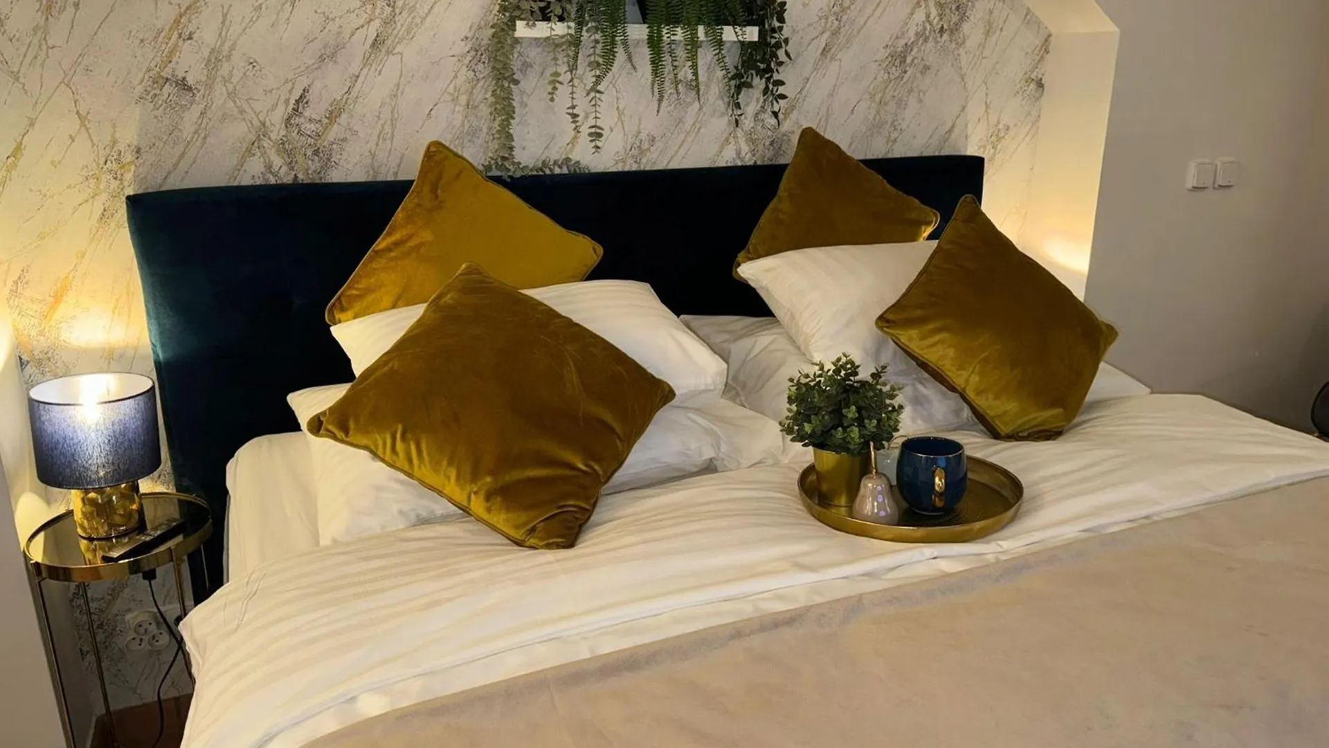 Elegantsuite 1 Minut Charles Bridge Ps5 And Garden Prague Apartment