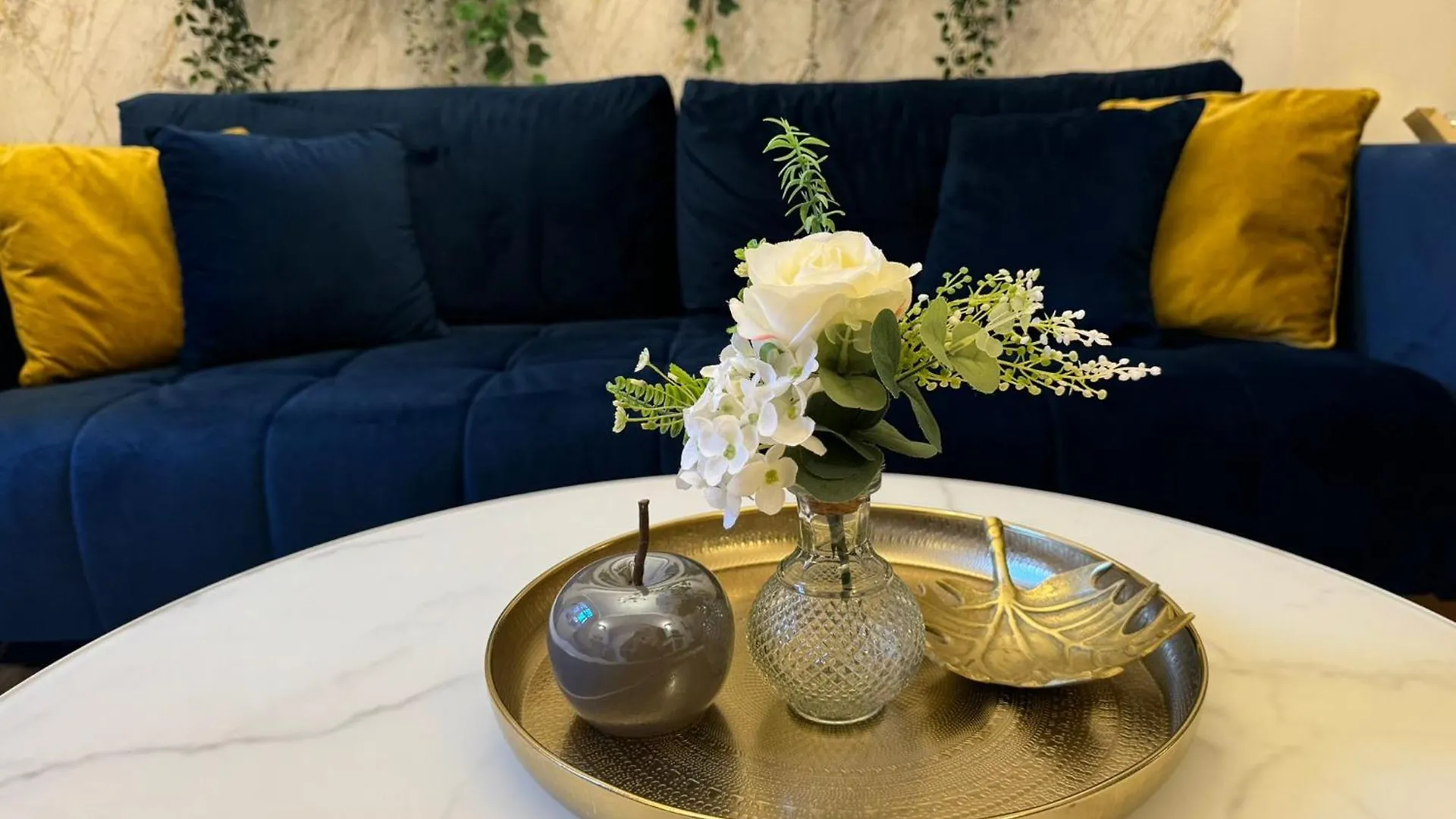 Apartment Elegantsuite 1 Minut Charles Bridge Ps5 And Garden Prague Czech Republic