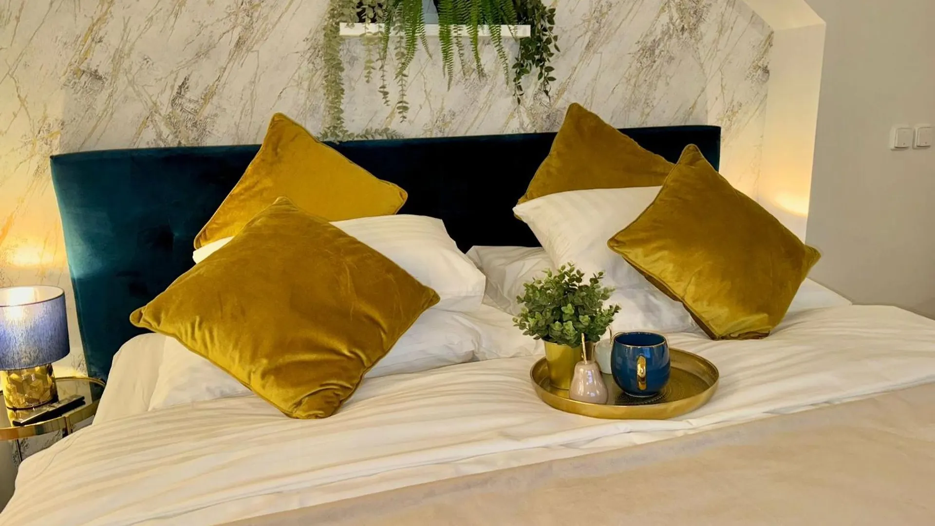 Elegantsuite 1 Minut Charles Bridge Ps5 And Garden Prague